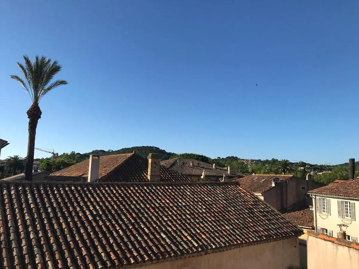 Apartment DEUX-PIECES - VIEUX VILLAGE - SUPERBE VUE SUR LES TOITS et PARKING Saint-Tropez